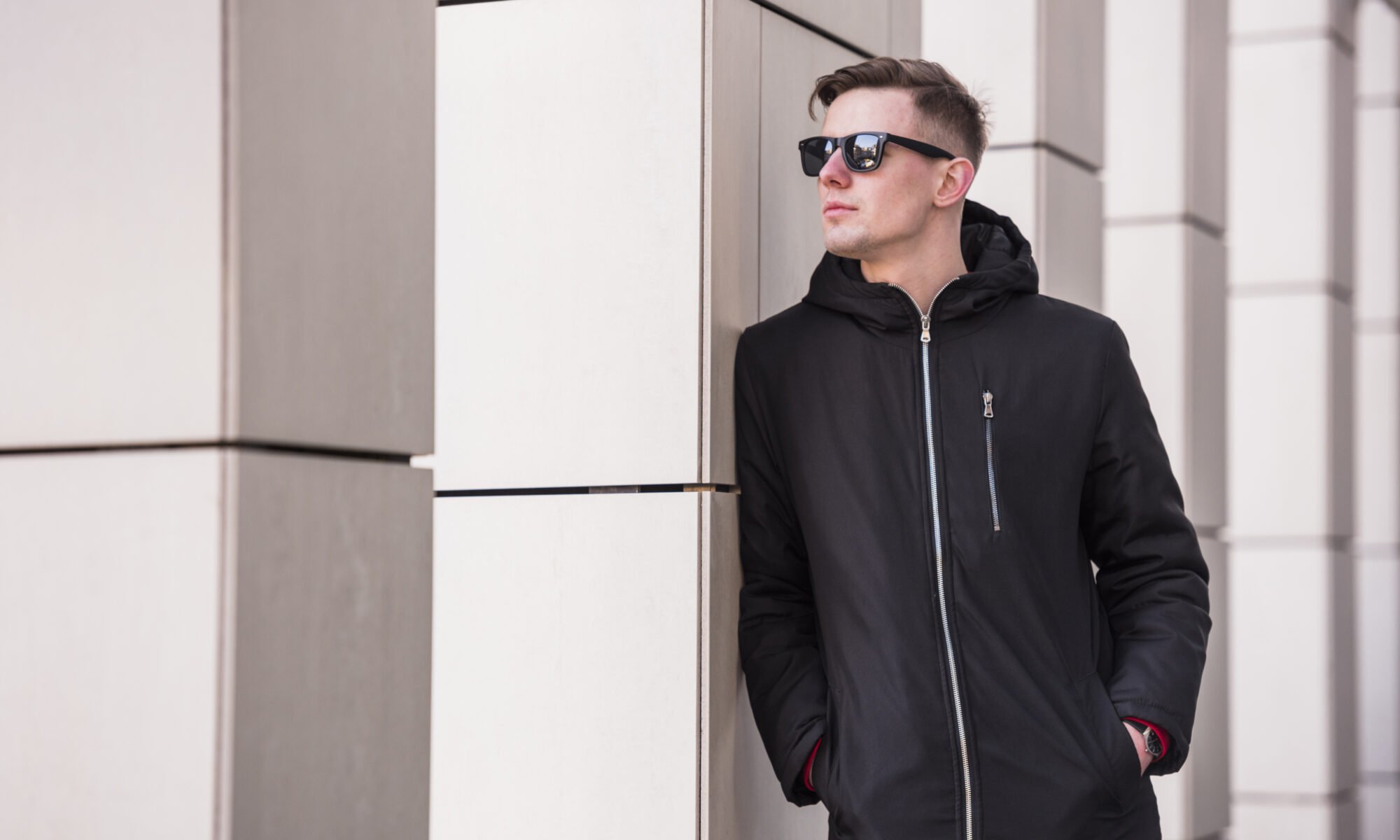 Choosing the Perfect Lightweight Bomber Jacket for Any Season